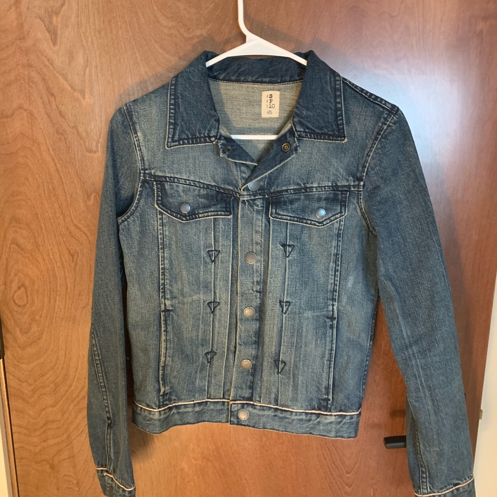 Women’s jean jacket